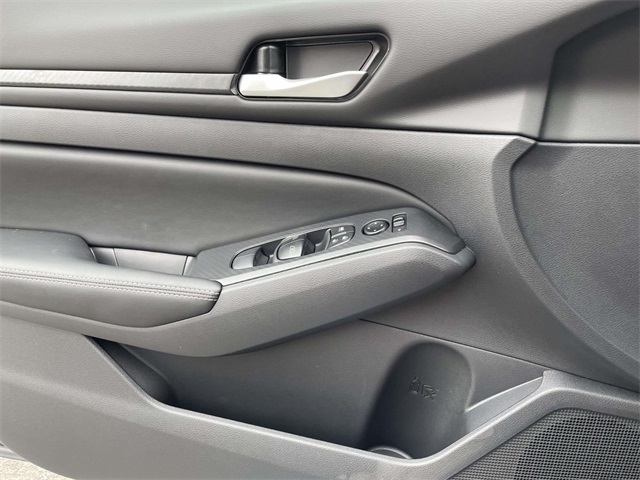 2025 Nissan Altima SV Image 19 of 32