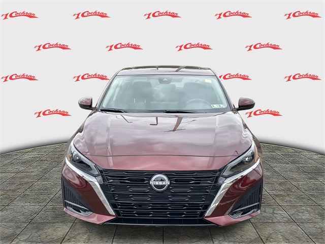 2025 Nissan Altima SV Image 2 of 32