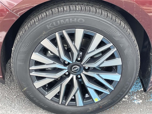 2025 Nissan Altima SV Image 9 of 32