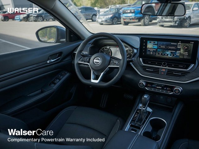 2025 Nissan Altima SV Image 11 of 24