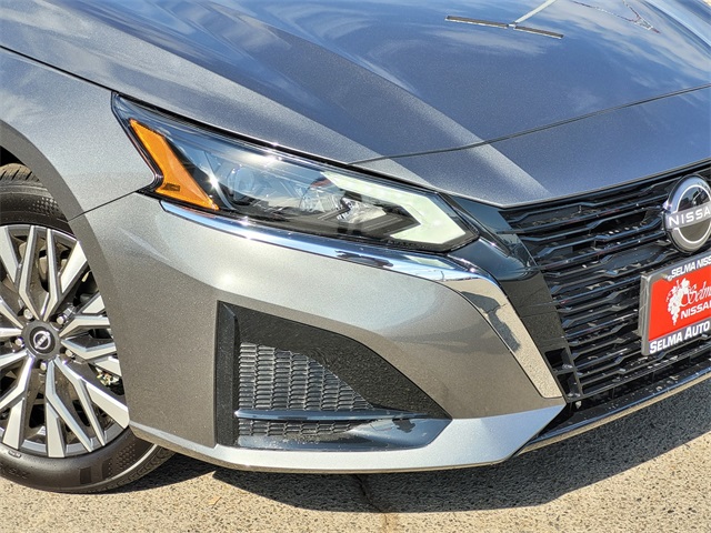 2025 Nissan Altima SV Image 9 of 16