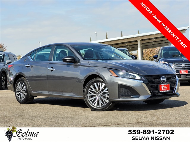 2025 Nissan Altima SV Image 1 of 16