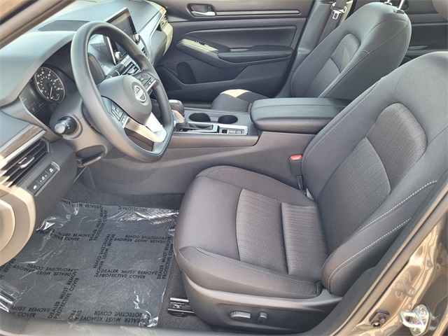 2025 Nissan Altima SV Image 12 of 16