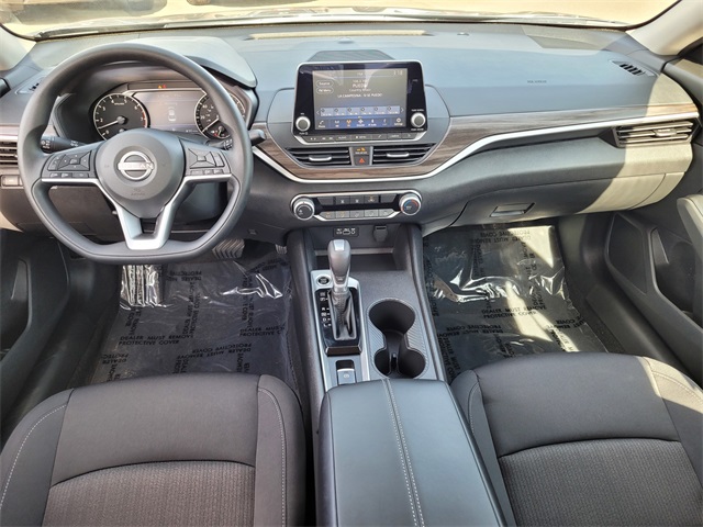 2025 Nissan Altima SV Image 11 of 16