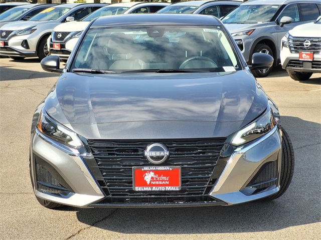 2025 Nissan Altima SV Image 3 of 16