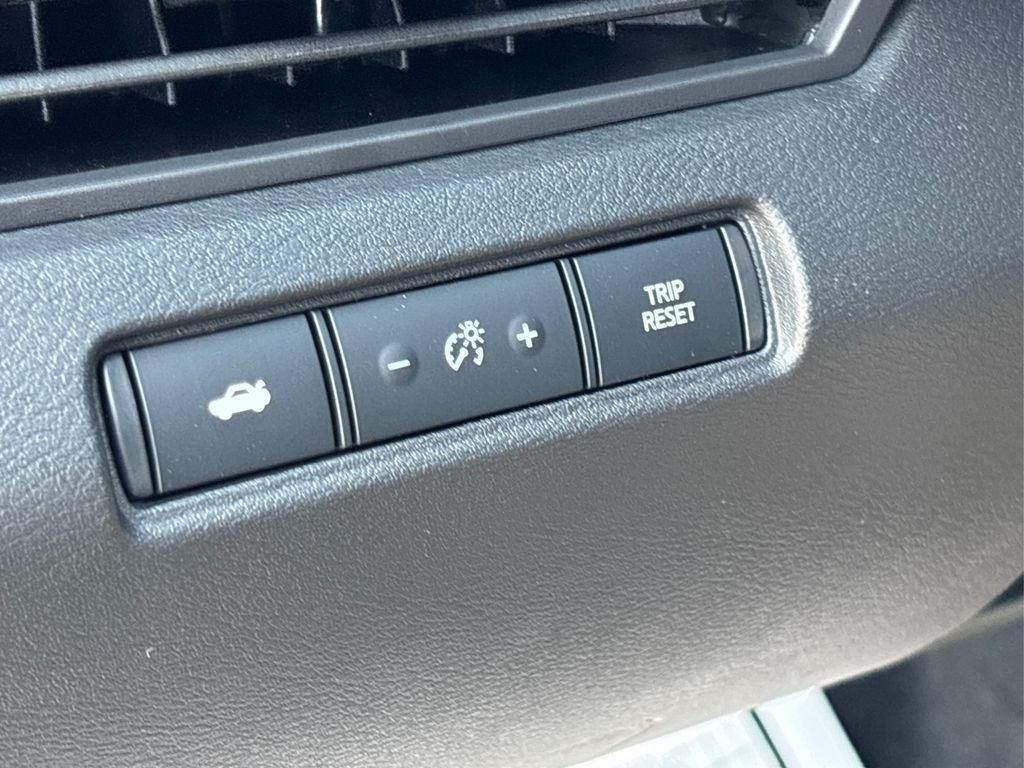 2025 Nissan Altima SV Image 24 of 37