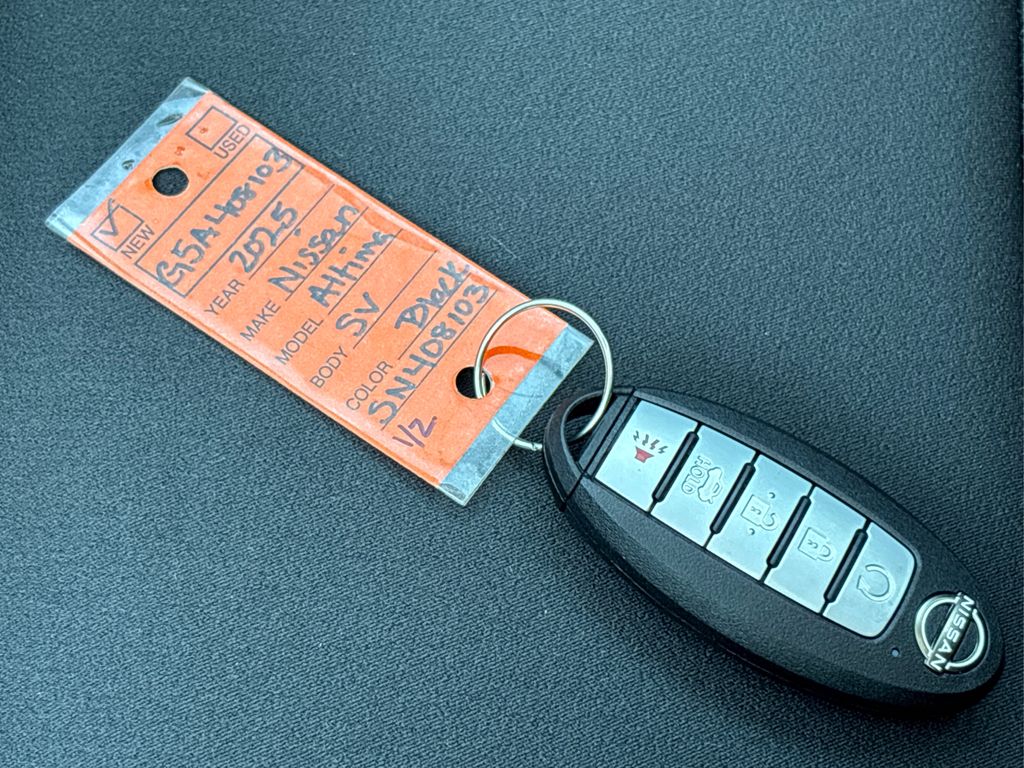 2025 Nissan Altima SV Image 26 of 37