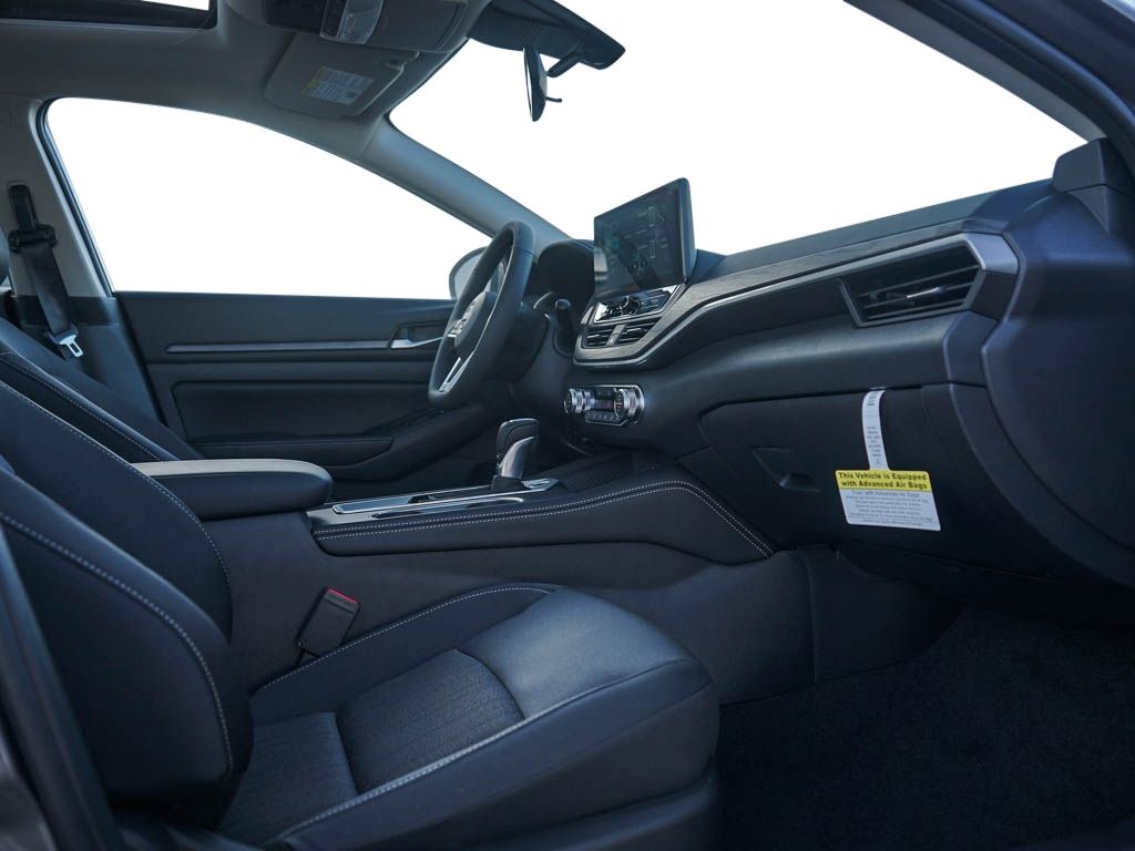 2025 Nissan Altima SV Image 12 of 29
