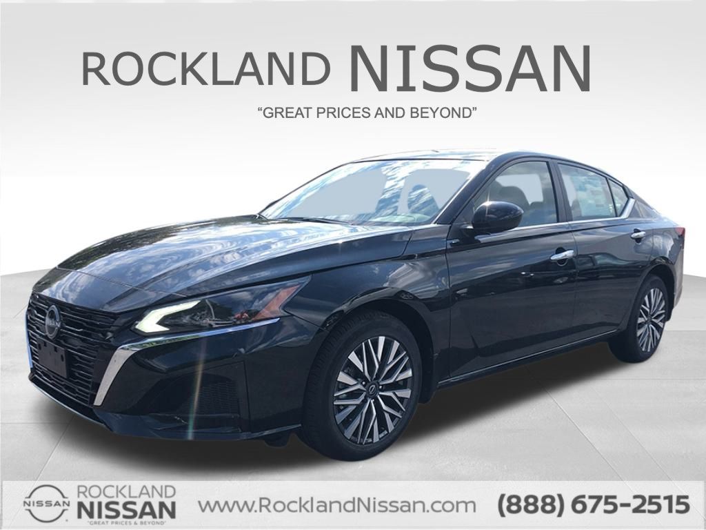 2025 Nissan Altima SV Image 1 of 28