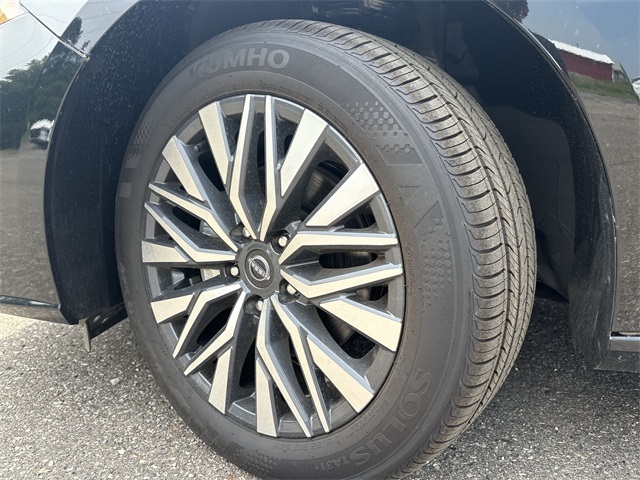 Vehicle image 11 of 37