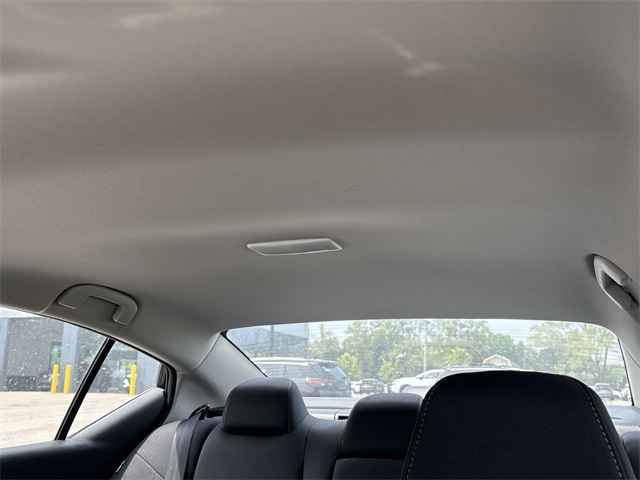 Vehicle image 22 of 37