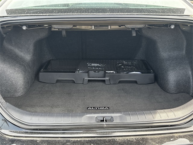 Vehicle image 24 of 37