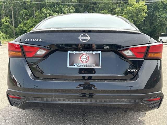 Vehicle image 8 of 37