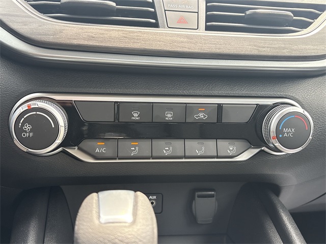 Vehicle image 19 of 37