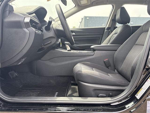 Vehicle image 13 of 37