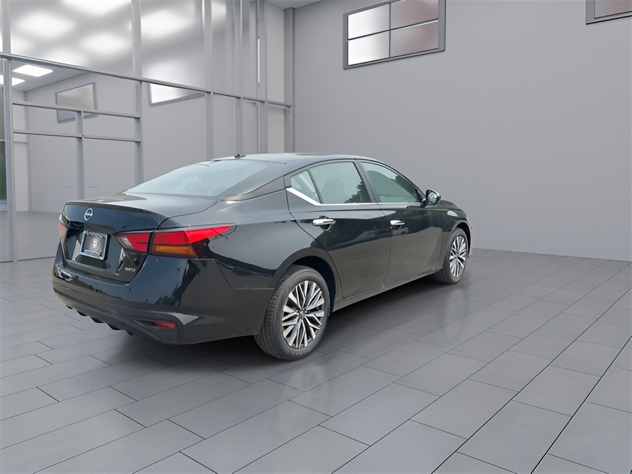 Vehicle image 33 of 37