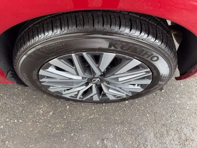Vehicle image 41 of 49