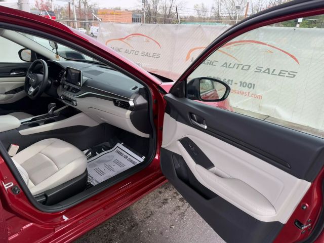 Vehicle image 24 of 49