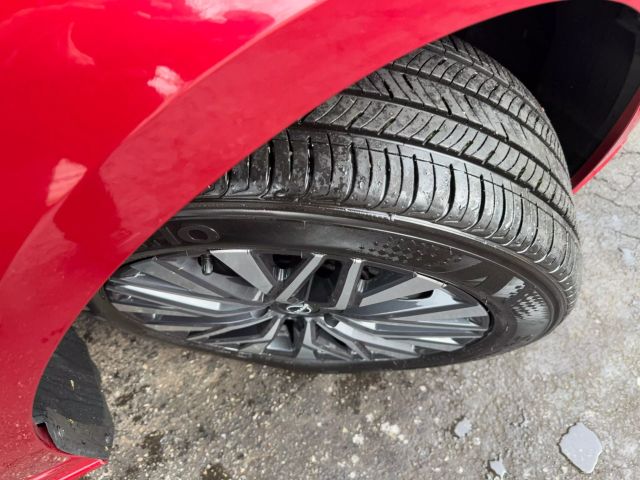 Vehicle image 47 of 49