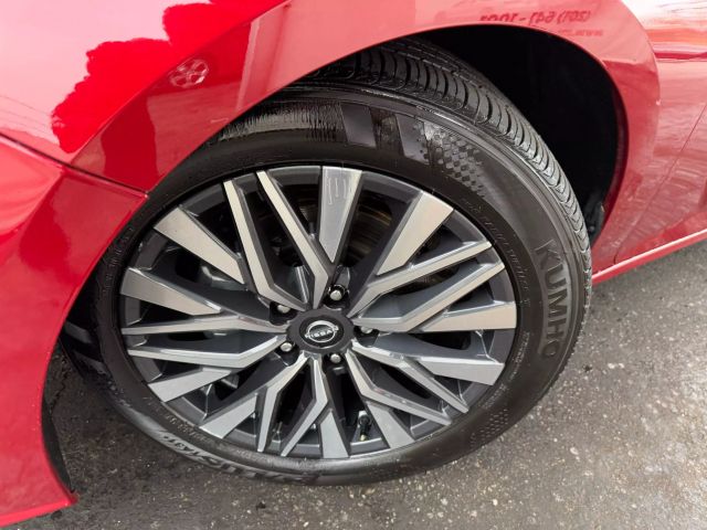 Vehicle image 39 of 49