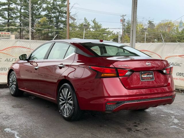 Vehicle image 10 of 49