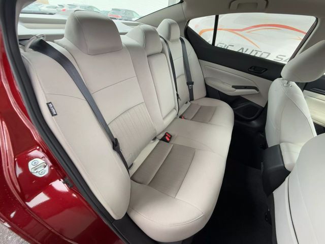 Vehicle image 23 of 49