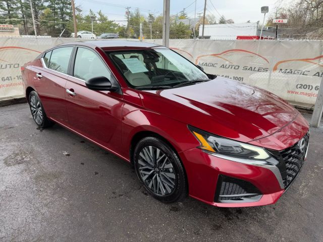 Vehicle image 5 of 49