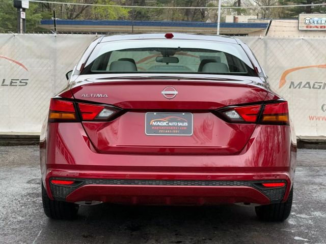 Vehicle image 9 of 49