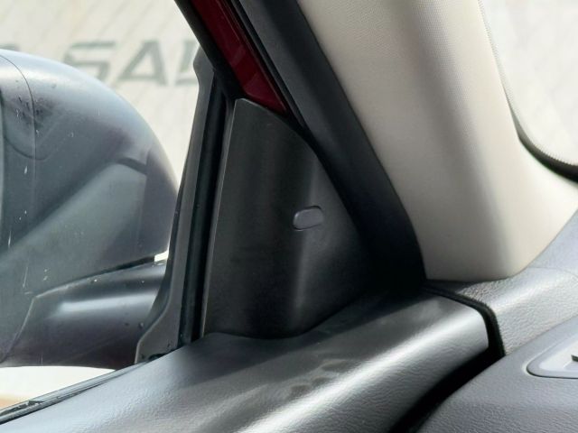 Vehicle image 35 of 49