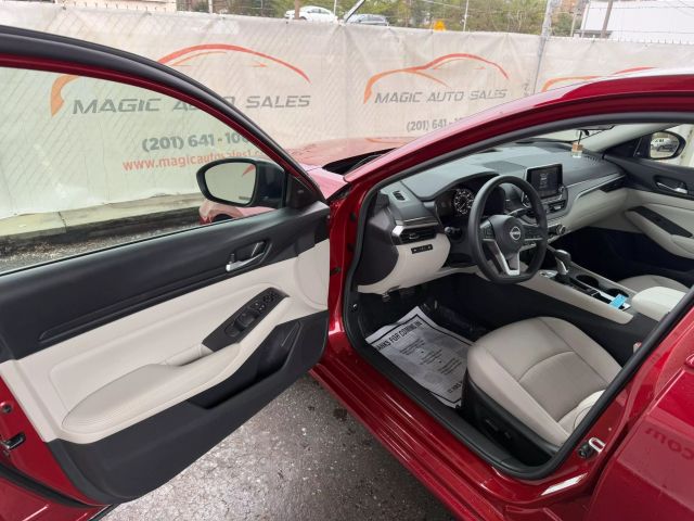 Vehicle image 14 of 49