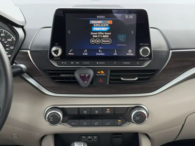 Vehicle image 29 of 49
