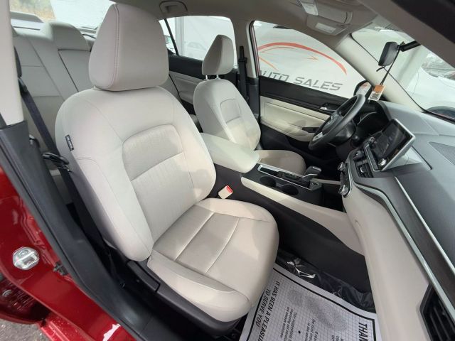 Vehicle image 26 of 49