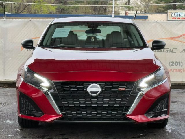 Vehicle image 4 of 49