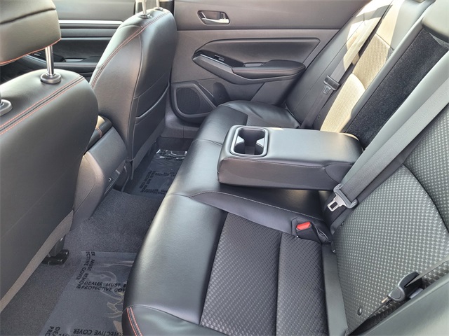 2025 Nissan Altima SR Image 6 of 16