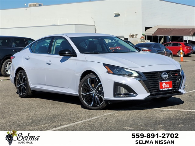 2025 Nissan Altima SR Image 1 of 16