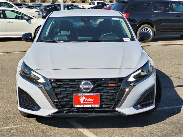 2025 Nissan Altima SR Image 2 of 16