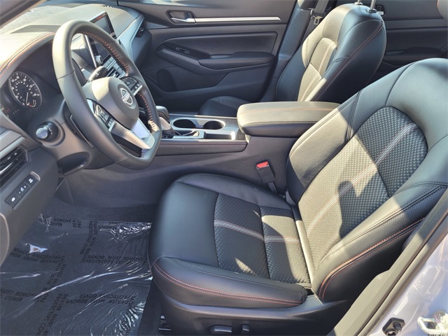 2025 Nissan Altima SR Image 8 of 16