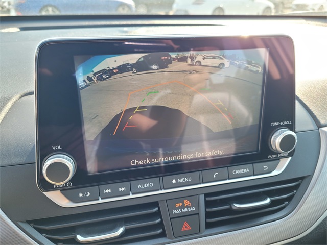 2025 Nissan Altima SR Image 9 of 16