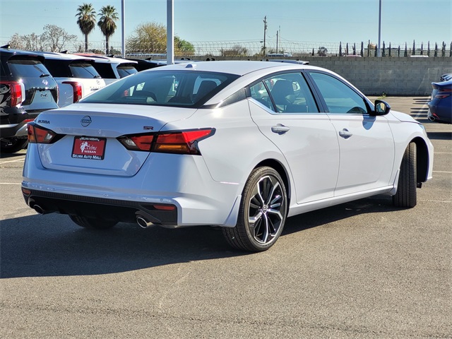 2025 Nissan Altima SR Image 4 of 16
