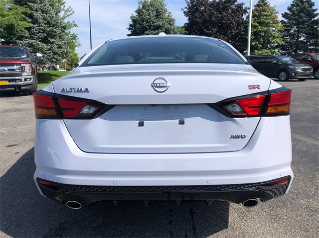 Vehicle image 6 of 19