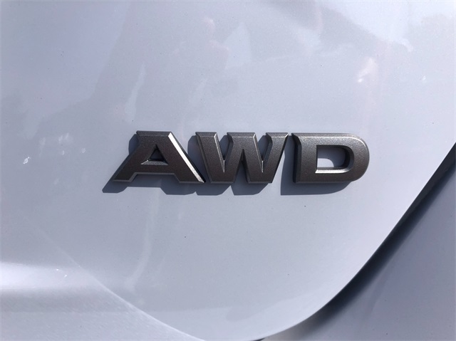 Vehicle image 9 of 19