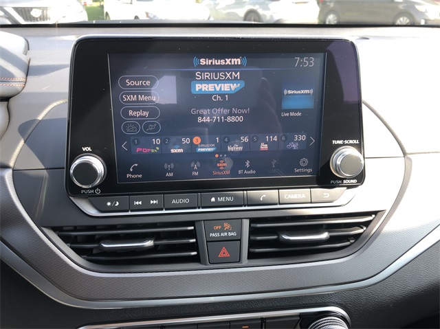 Vehicle image 16 of 19