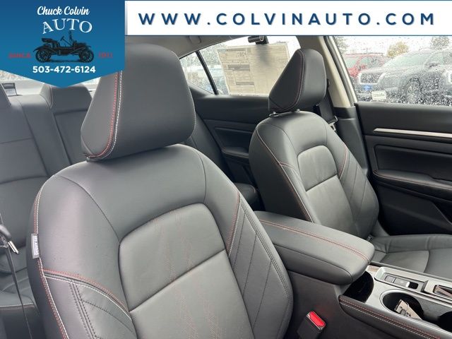 2025 Nissan Altima SR Image 17 of 28