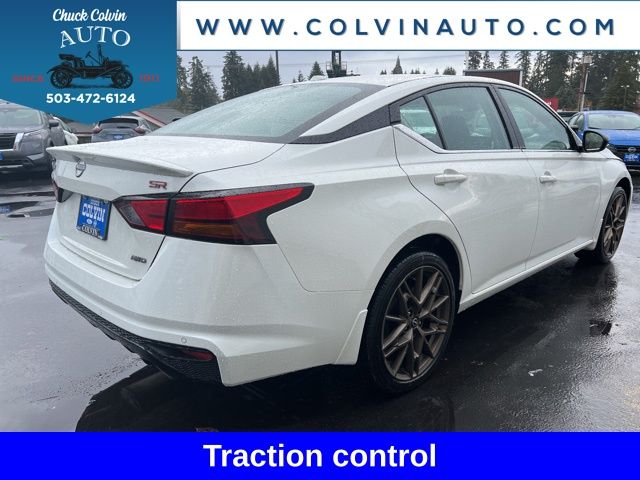 2025 Nissan Altima SR Image 7 of 28