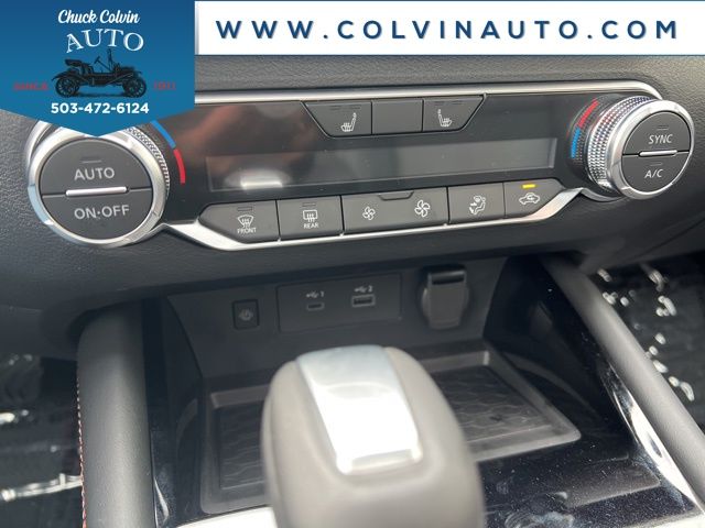 2025 Nissan Altima SR Image 28 of 28