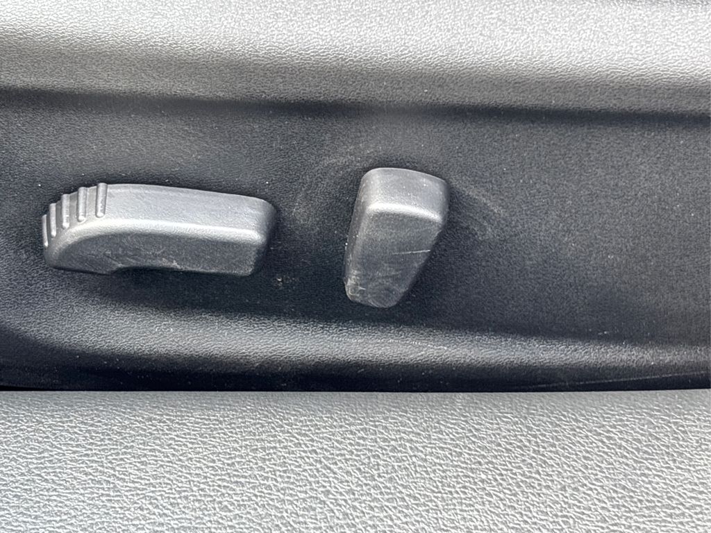 Vehicle image 35 of 44