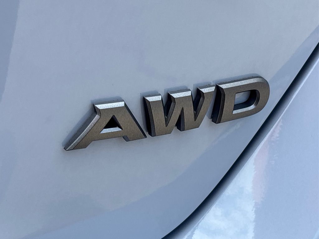 Vehicle image 14 of 44