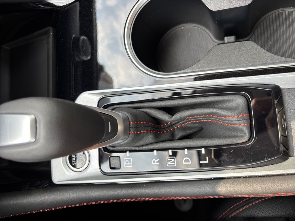 Vehicle image 31 of 44