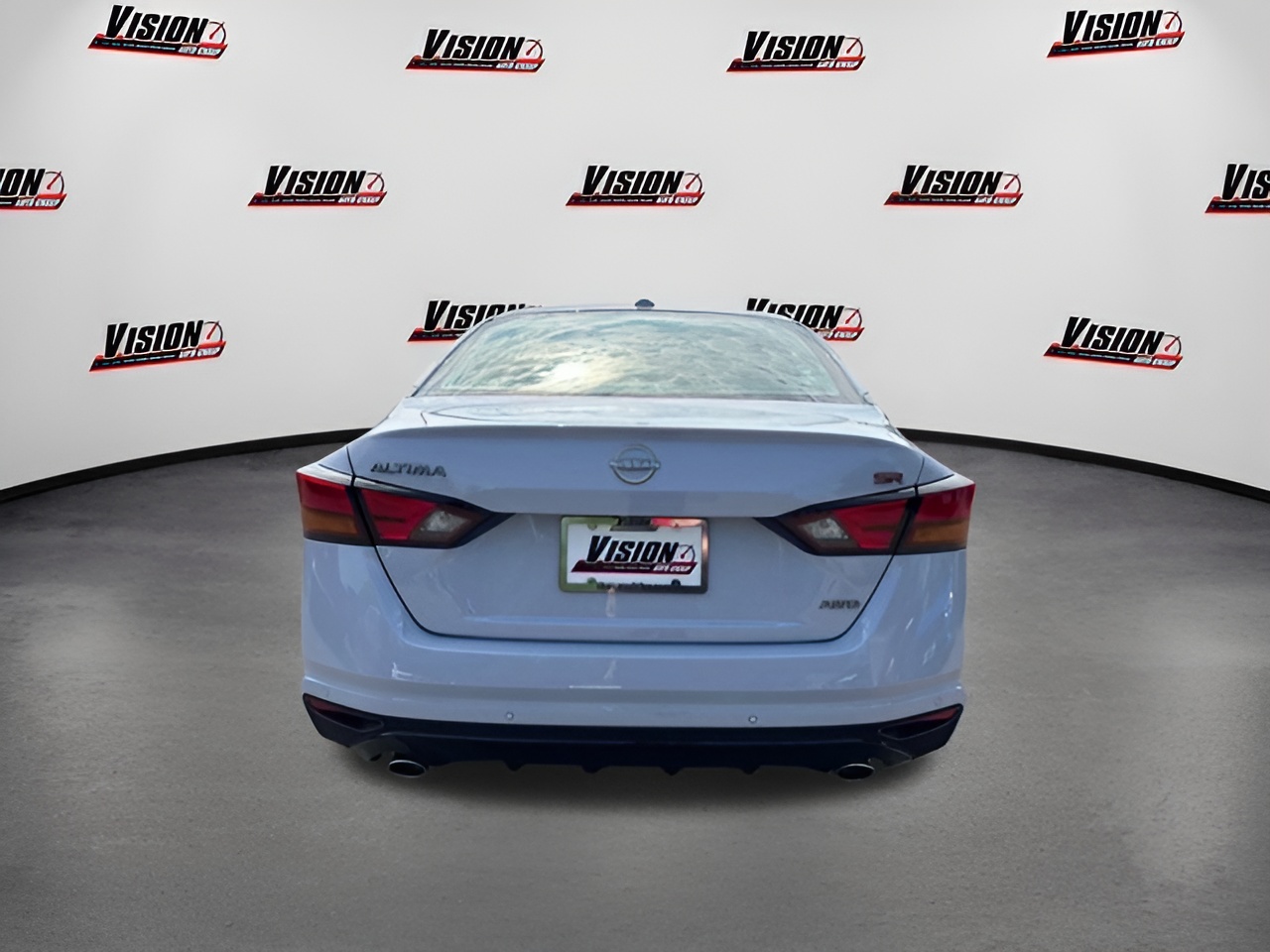 Vehicle image 42 of 44