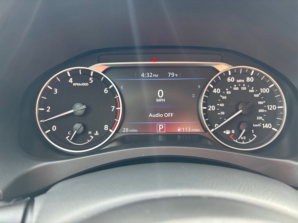 Vehicle image 21 of 44
